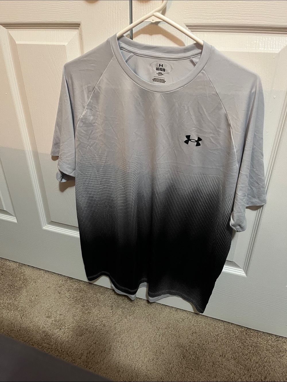 Under Armour Men’s Light Gray to Black Gradient Short Sleeve Tee